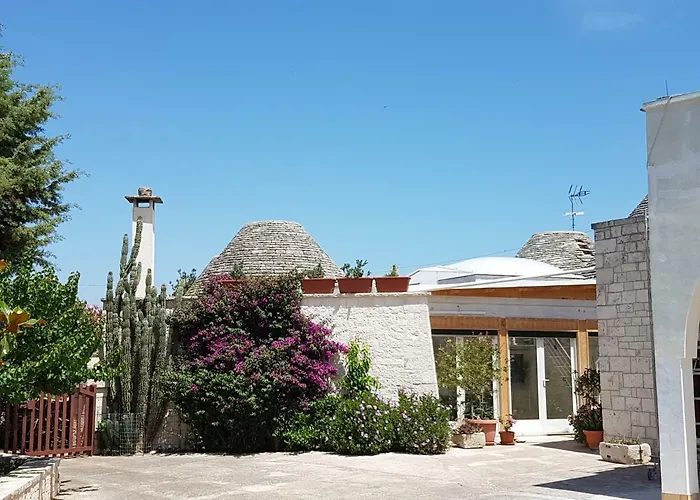 Trulli Della Masseria Staffone